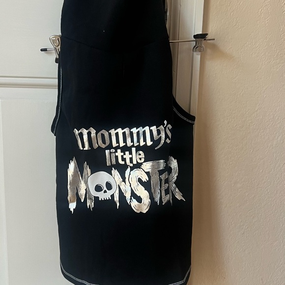 Dog Costume “mommy’s little monster” - Picture 1 of 4